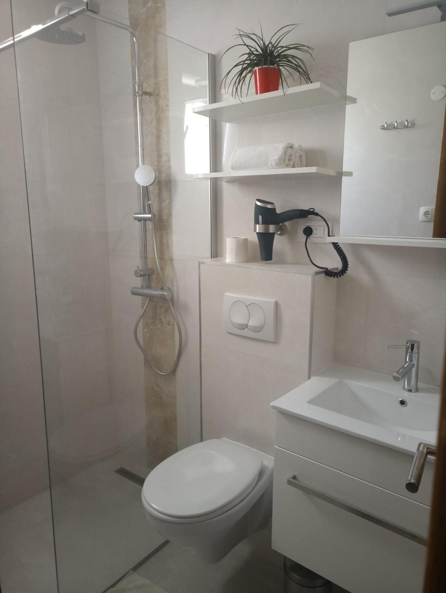 Apartments Saric Башка-Вода Екстер'єр фото