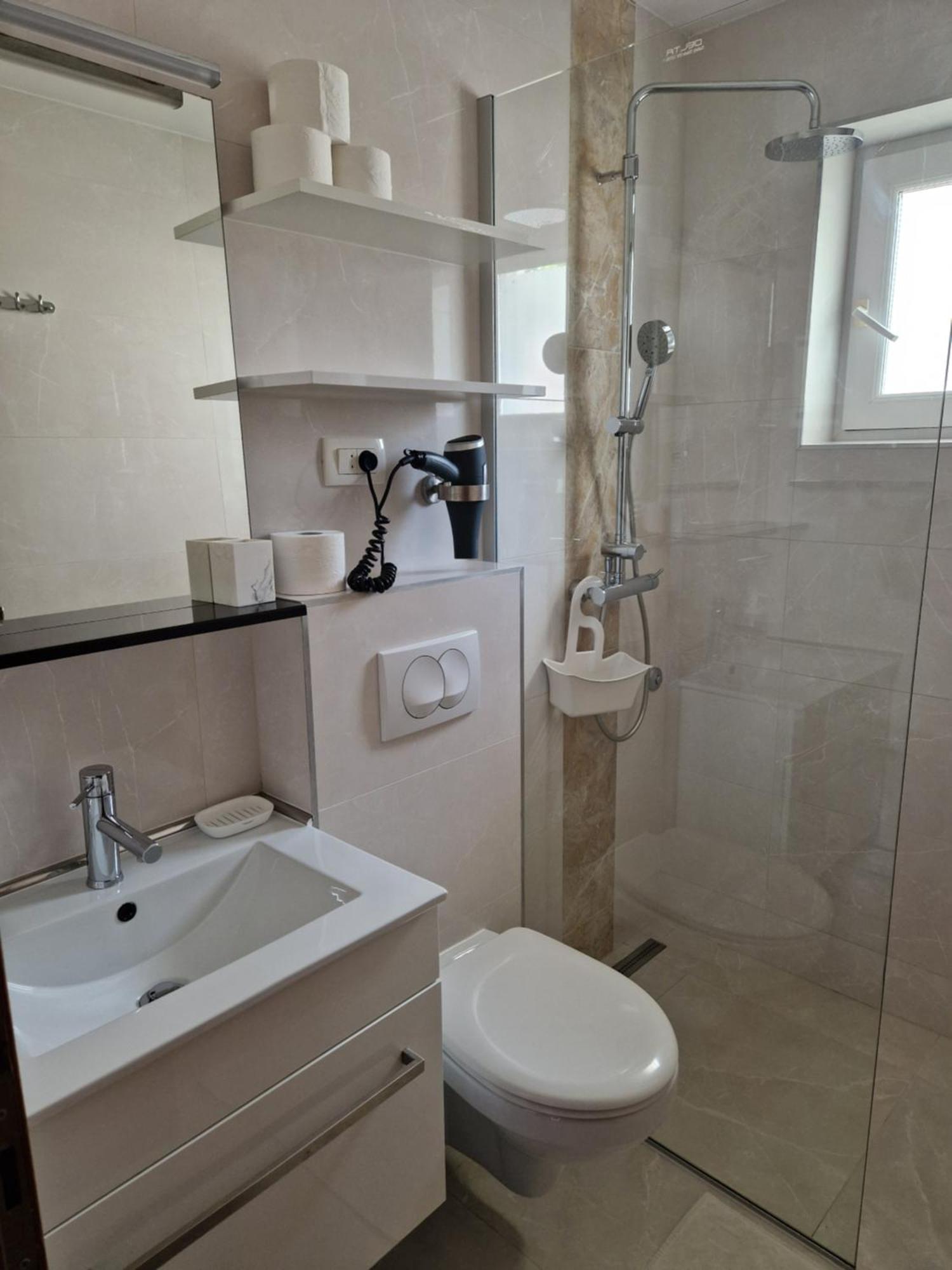 Apartments Saric Башка-Вода Екстер'єр фото