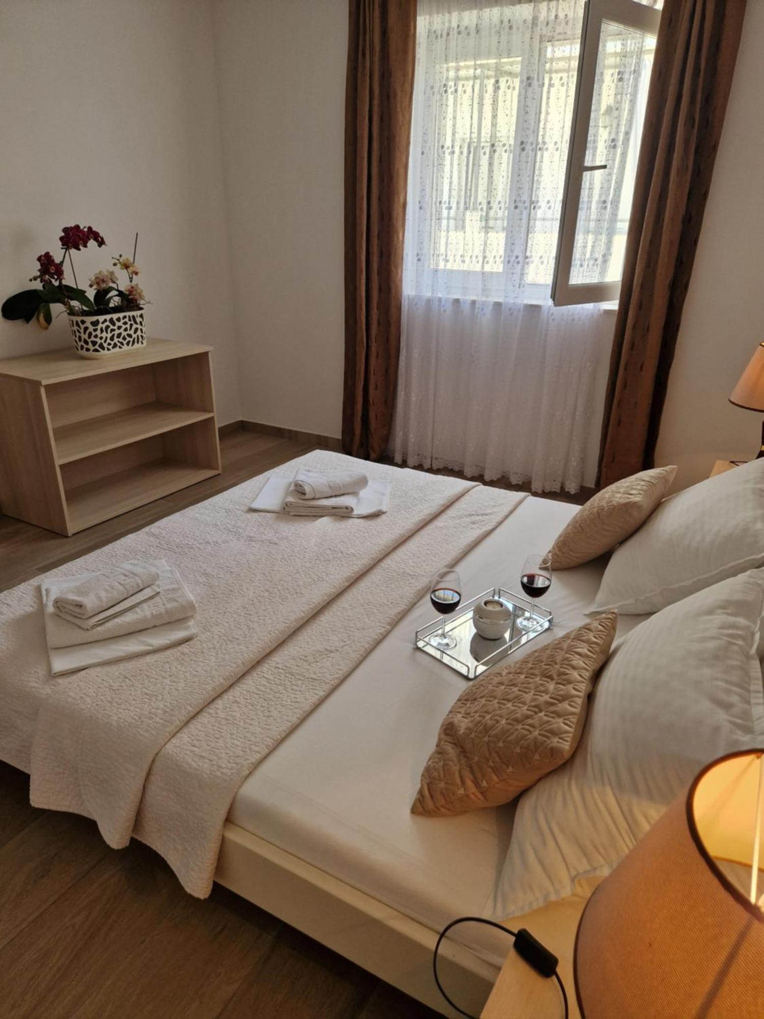 Apartments Saric Башка-Вода Екстер'єр фото