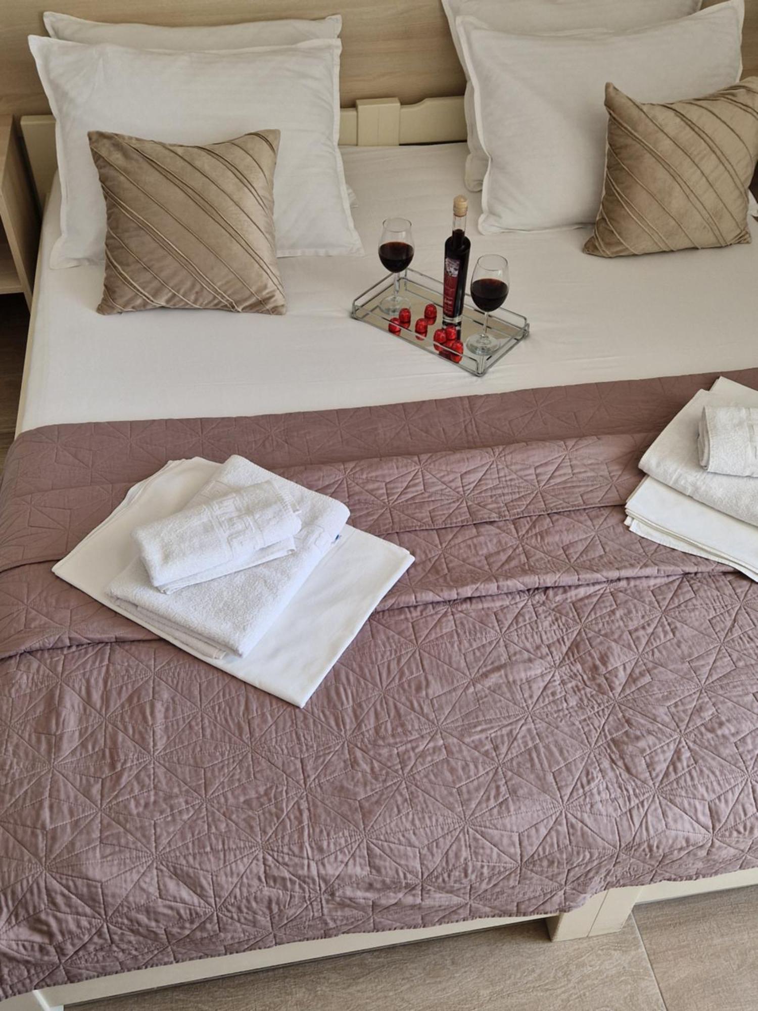 Apartments Saric Башка-Вода Екстер'єр фото